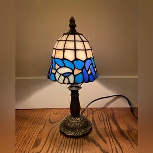 White & Cobalt Blue Tiffany Style Table Lamp
